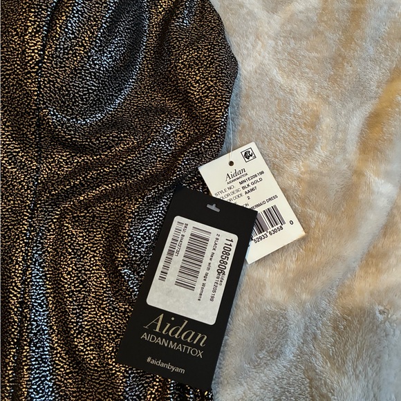Aidan Mattox Metallic Knit Mermaid Gown designer dress (Black/Gold Foil) size 2 - Picture 5 of 5